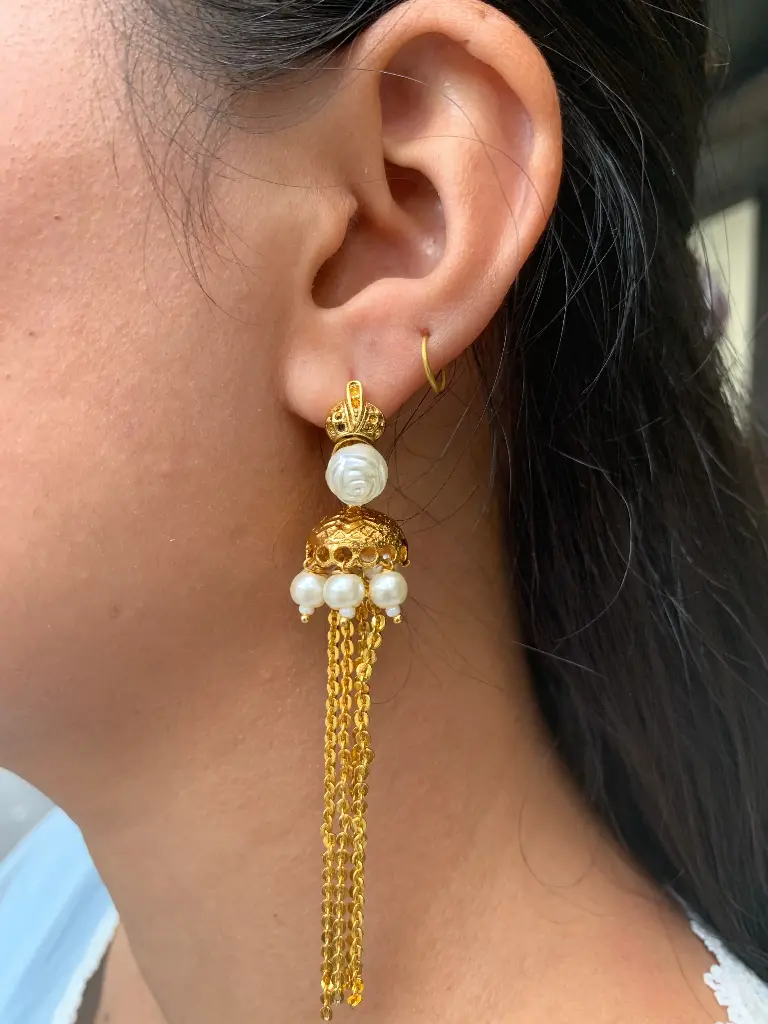 PEARL TASSEL EARRING