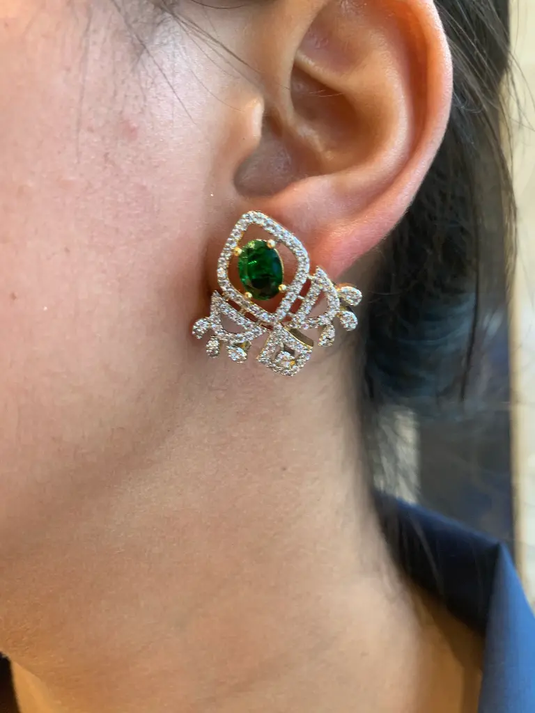 MEGHA RARITY GREEN PENDANT SET