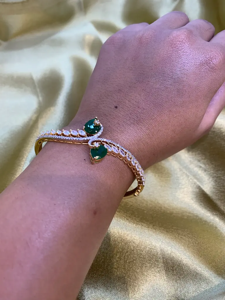 EMERALD RADIANCE BARACELET