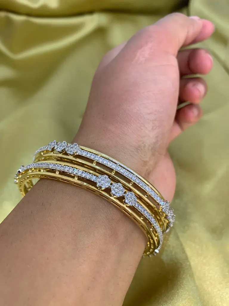 ZEVARLY BANGLE