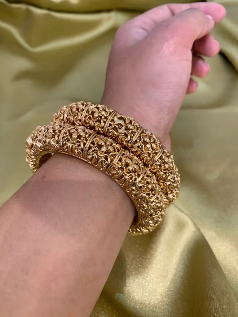 ETHNIC GOLD PLATED BANGLE