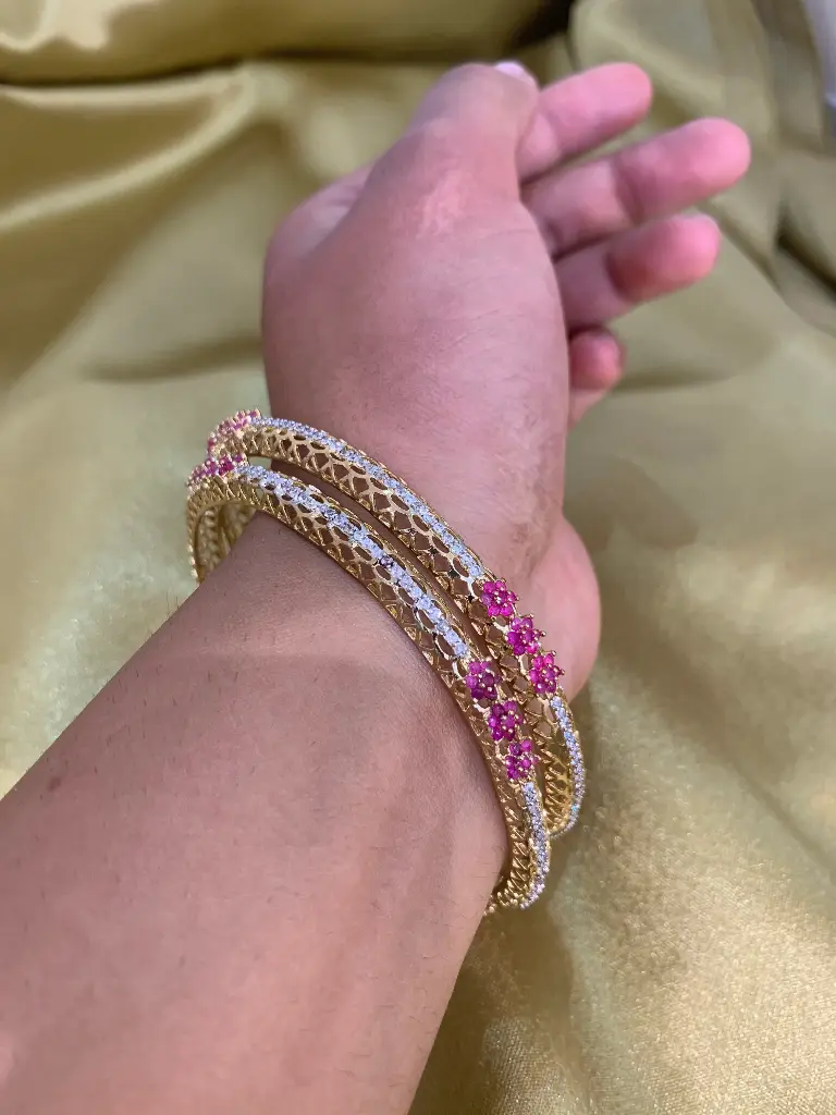 AD RUBY DIAMOND BANGLE