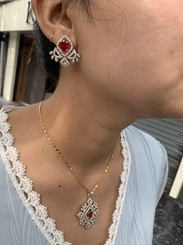 ROSELLE ROYAL DIAMOND PENDENT SET