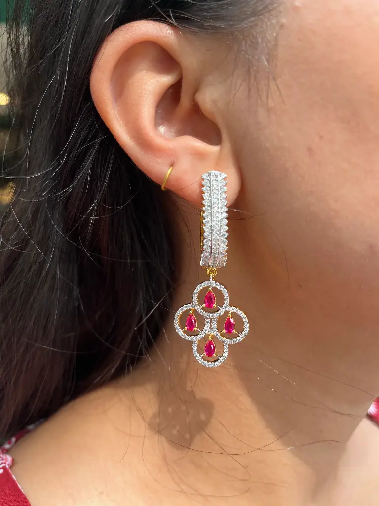 SPARKLING ELEGANCE RUBY ROYAL EARRING