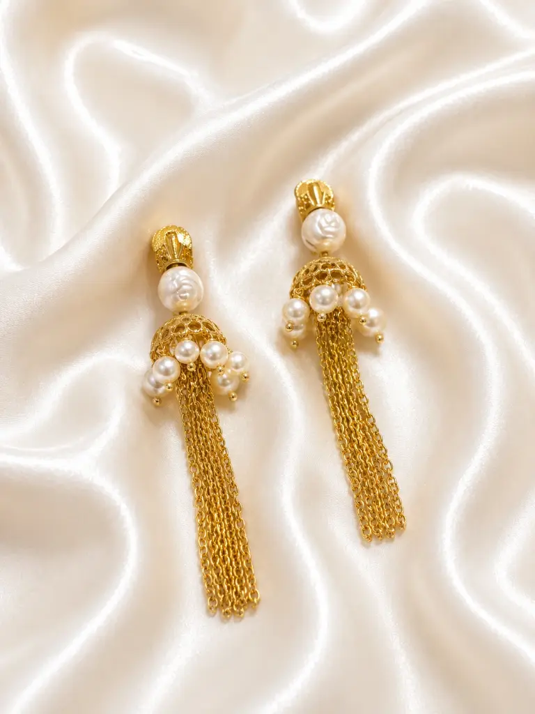 PEARL TASSEL EARRING