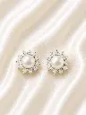 PEARL EARRING